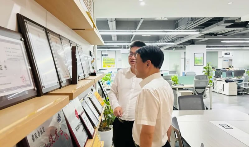 新聞快訊 | 湖南城陵磯新港區黨工委副書記、管委會主任錢丹青一行蒞臨我司指導工作