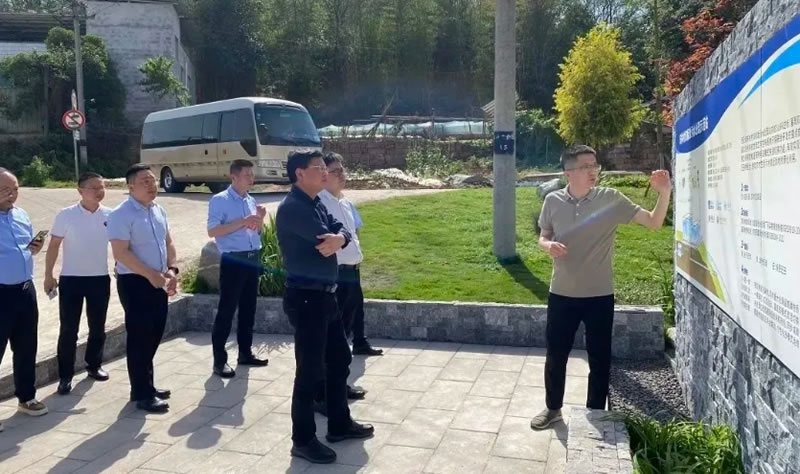 新聞快訊 | 岳陽市國資委黨委書記、主任白鎖銘一行蒞臨我司調研交流