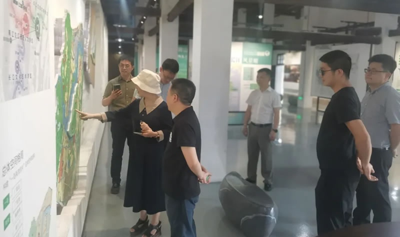 【企業新聞】龍泉驛區區投促局、大面街道一行赴重慶閣林環保調研考察
